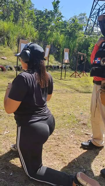 Participante con acompañamiento durante la práctica